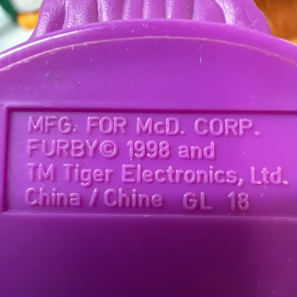 Vtg McDonald's Furby‎ lot of 9 figures—8 Plastic Figures 1 Plush Bag Clip